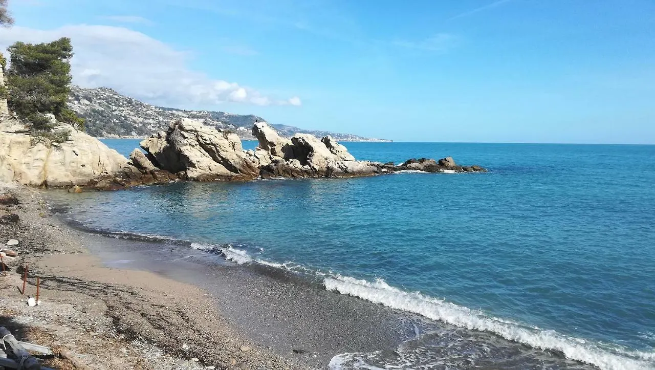La Casetta Mortola Inferiore Holiday home